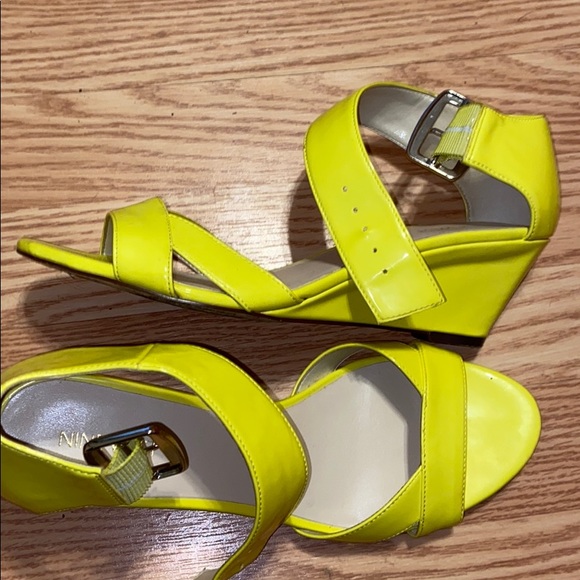 Nine West Yellow Heels - Picture 3 of 3